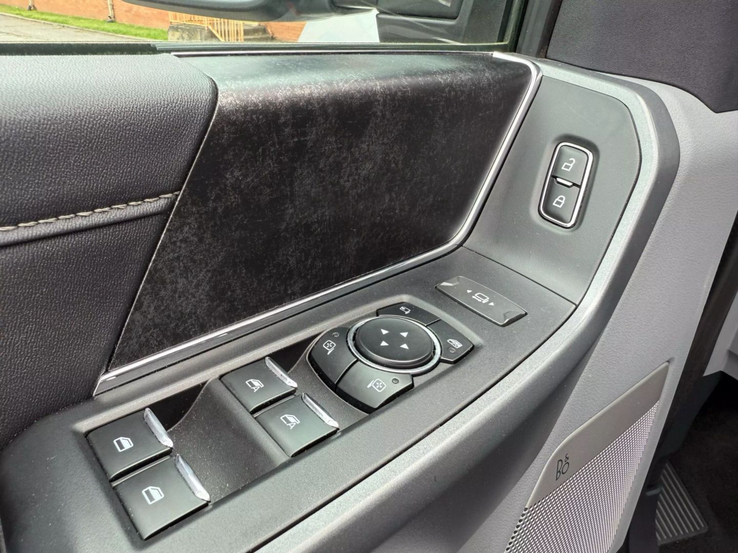 2023 Ford F250 Super Duty Crew Cab - Image 13