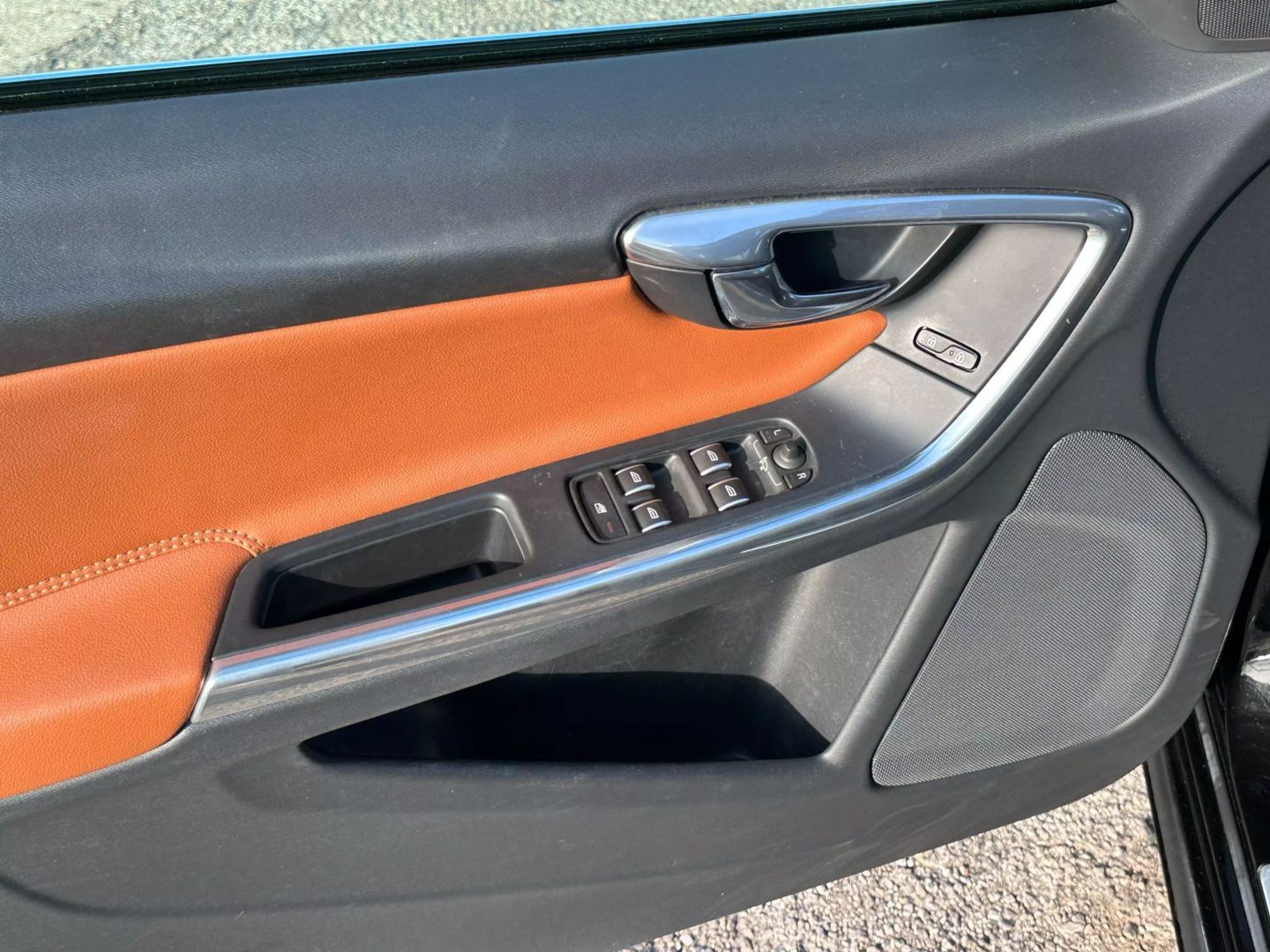 2016 Volvo S60 - Image 12