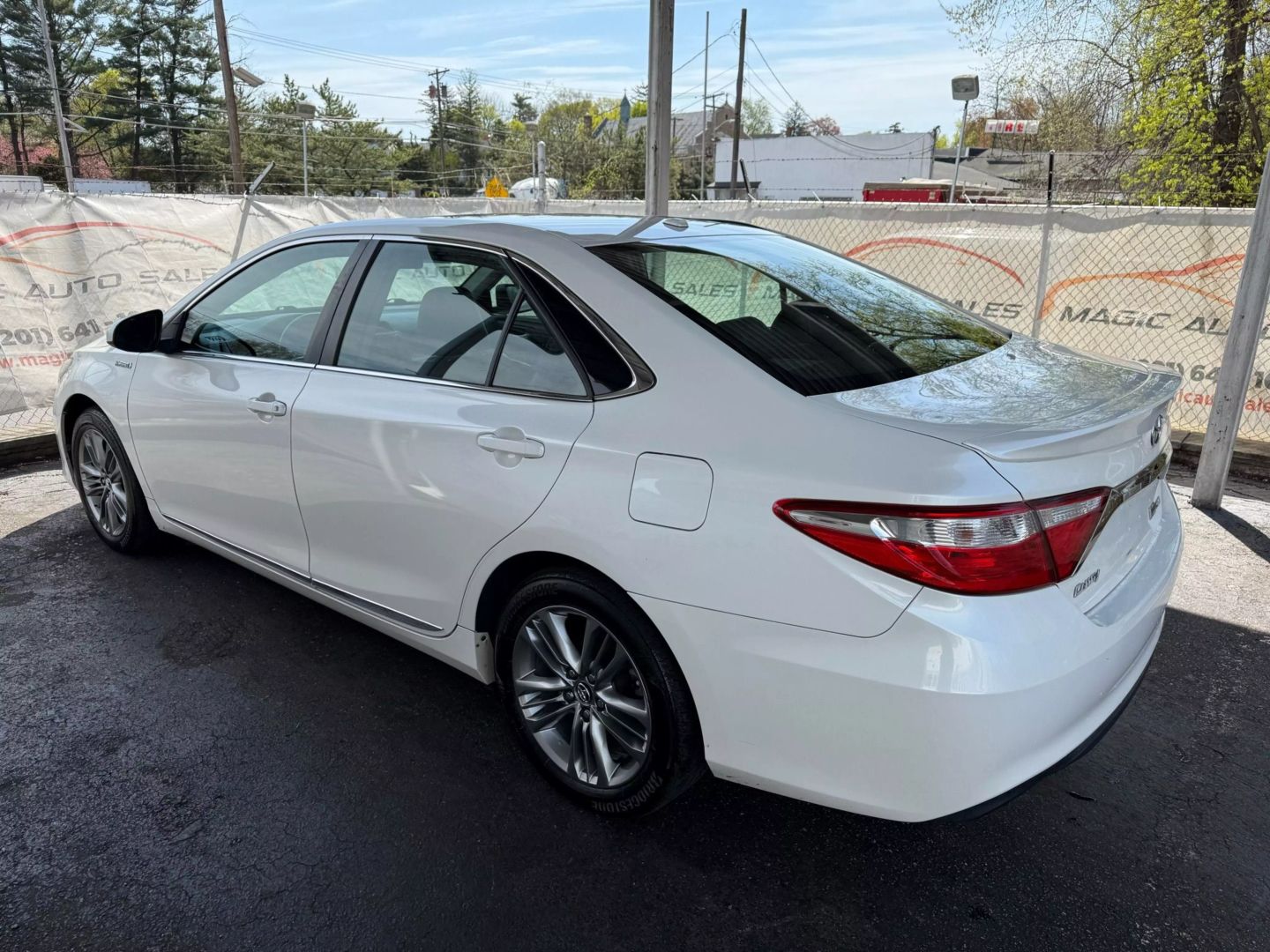 2016 Toyota Camry - Image 13