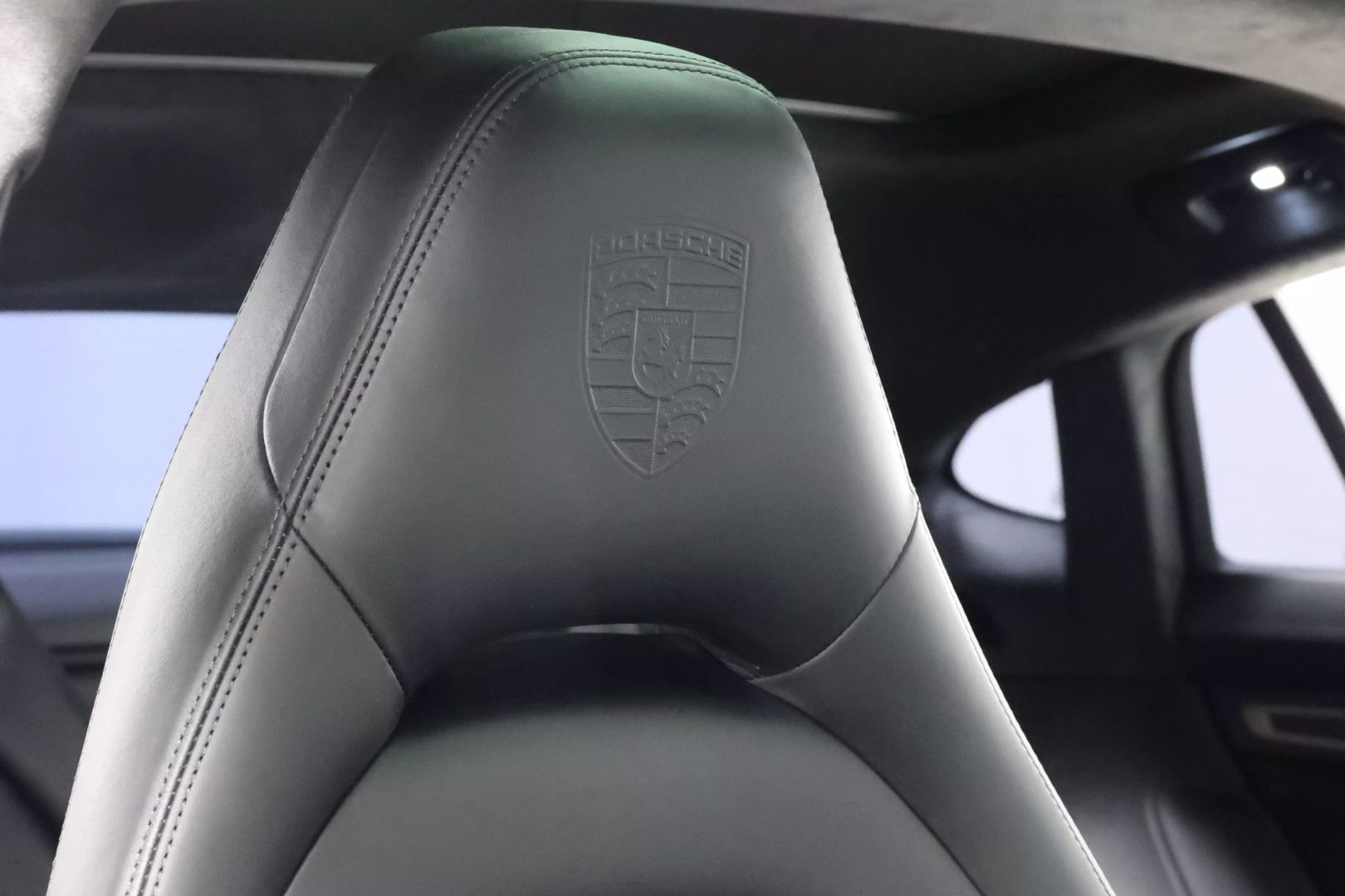 2017 Porsche Panamera - Image 111
