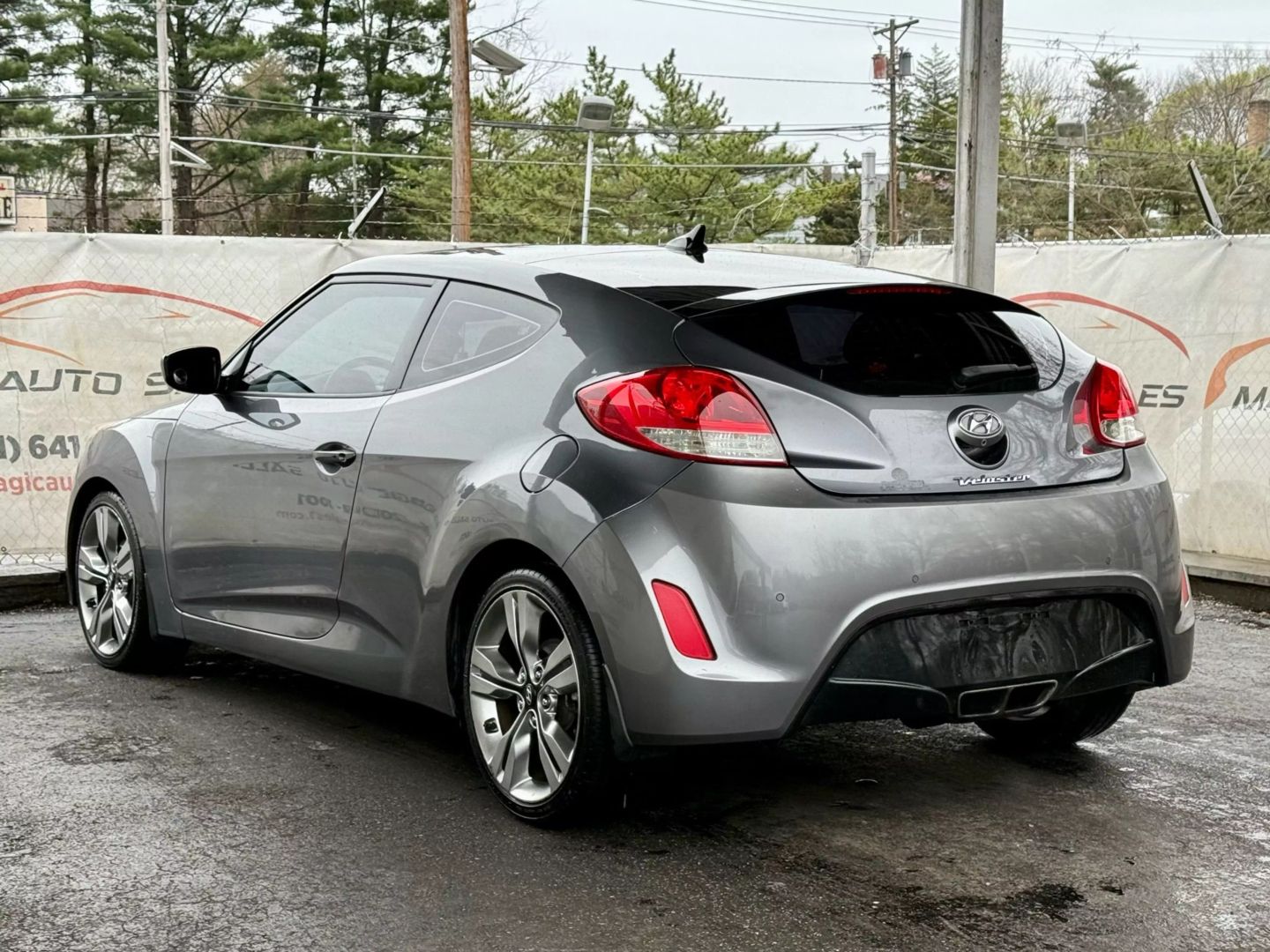 2013 Hyundai Veloster - Image 9