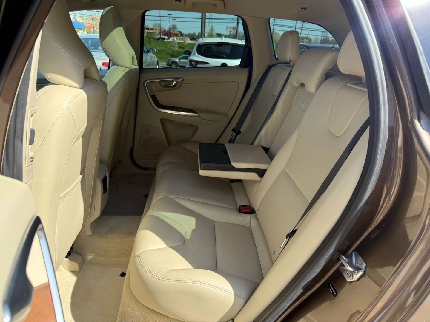 2015 Volvo Xc60 - Image 22