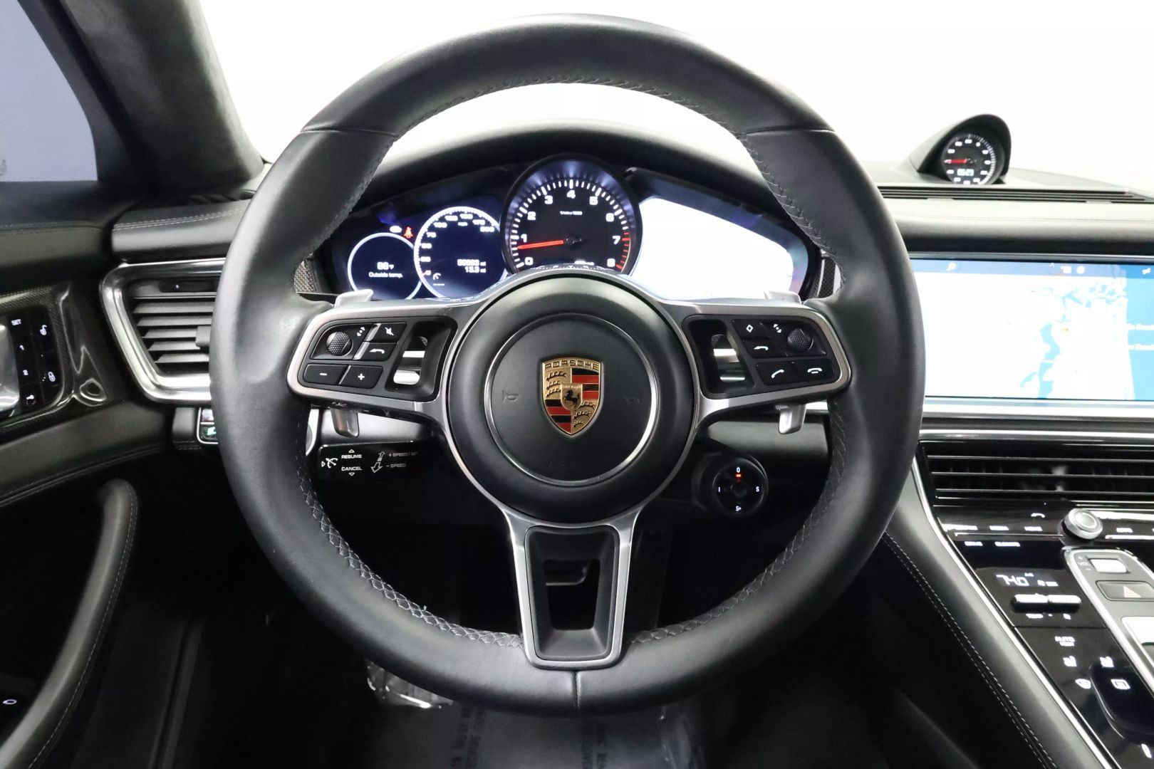 2017 Porsche Panamera - Image 22