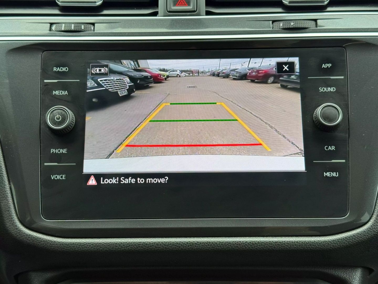 2021 Volkswagen Tiguan - Image 40