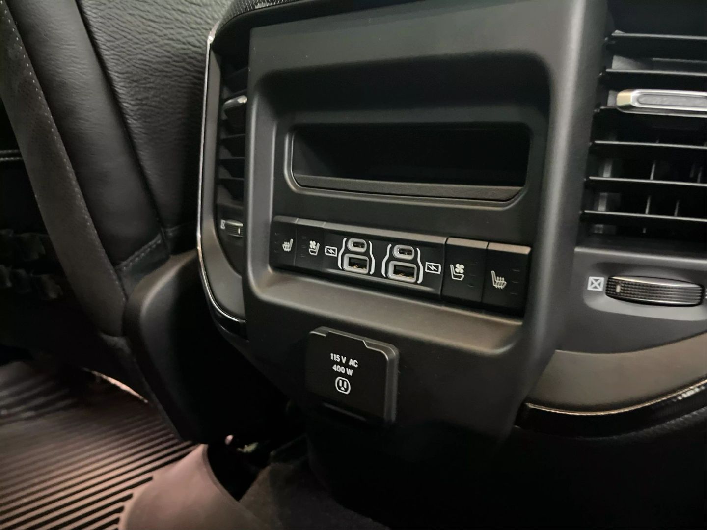 2022 Ram 1500 Crew Cab - Image 32