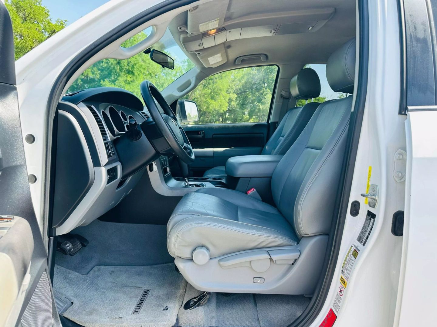 2010 Toyota Tundra Crewmax - Image 14