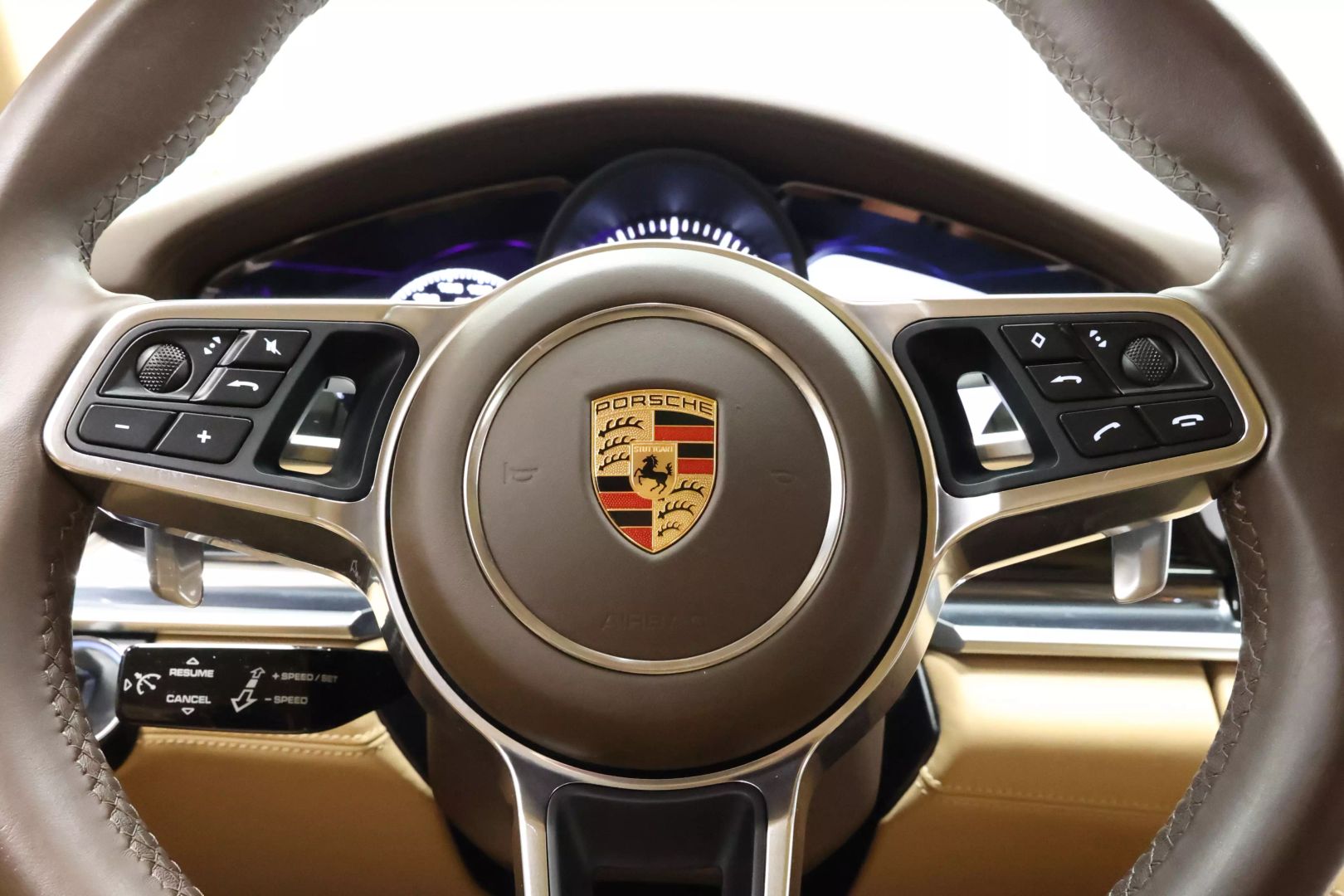 2017 Porsche Panamera - Image 24
