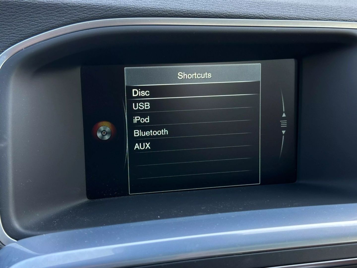 2016 Volvo S60 - Image 33