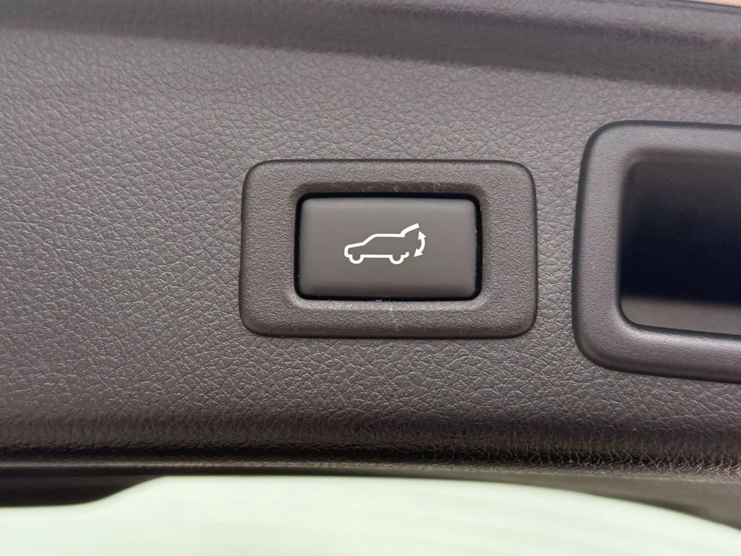 2015 Subaru Forester - Image 13
