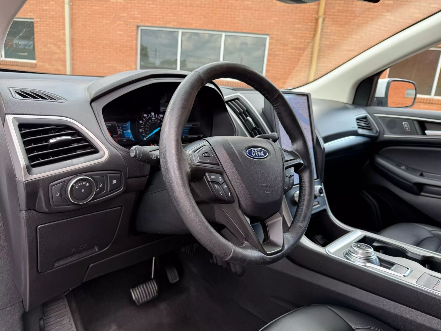 2022 Ford Edge - Image 11