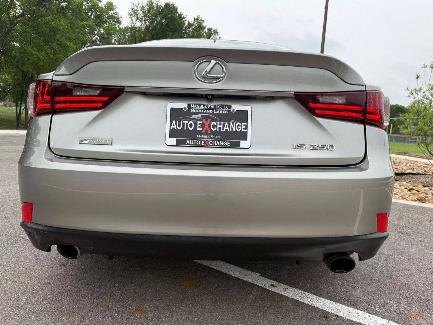 2015 Lexus Is - Image 38