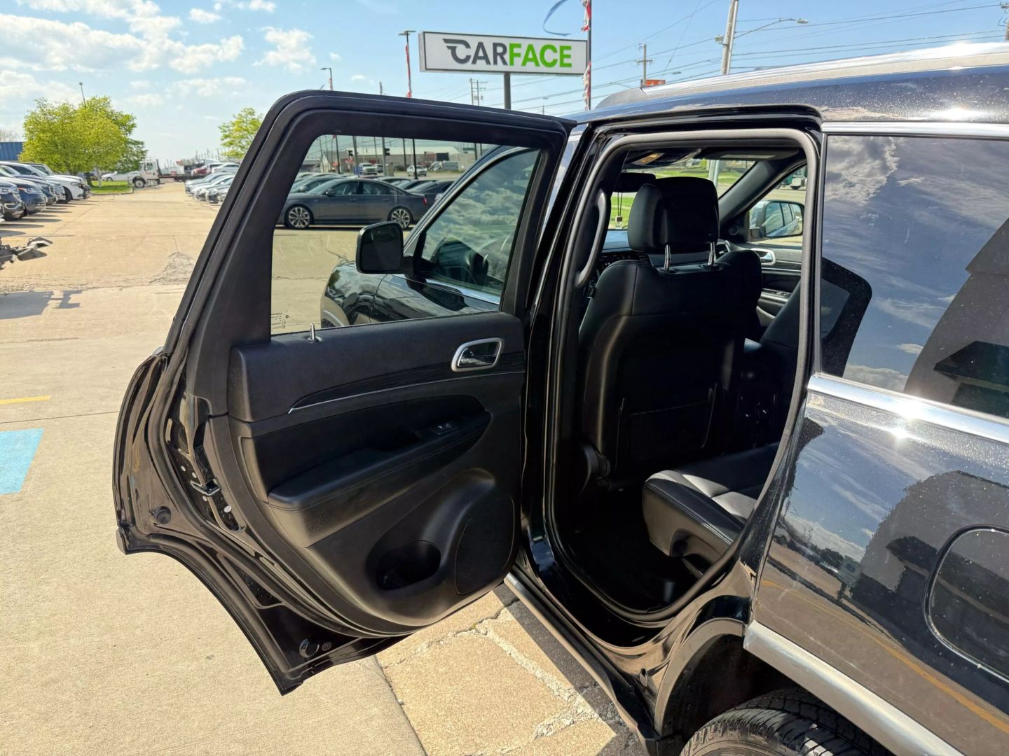 2020 Jeep Grand Cherokee - Image 21