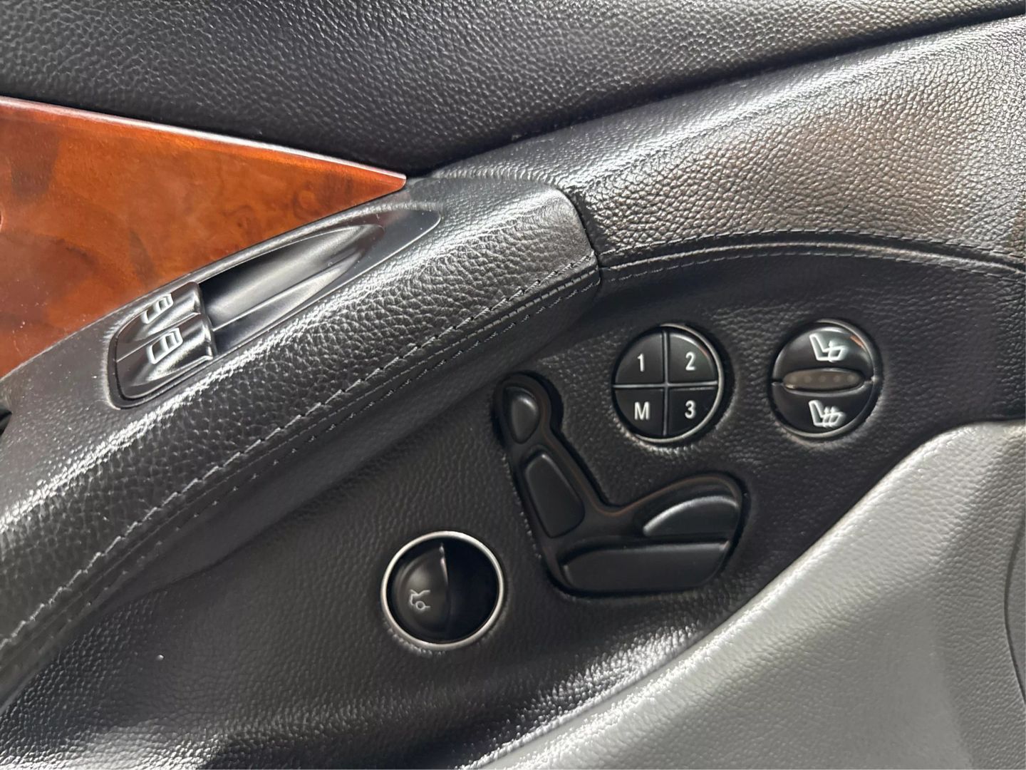2004 Mercedes-benz Sl-class - Image 34