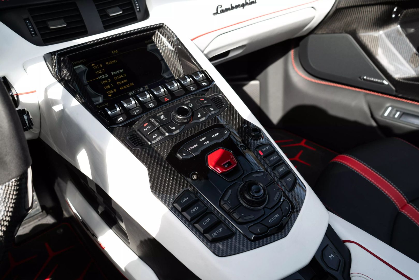 2021 Lamborghini Aventador - Image 62