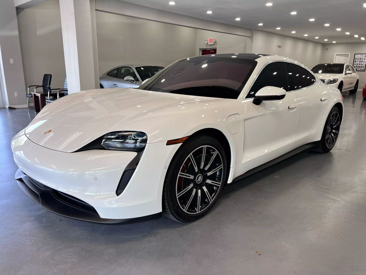 2020 Porsche Taycan 4s Sedan 4d - Image 5