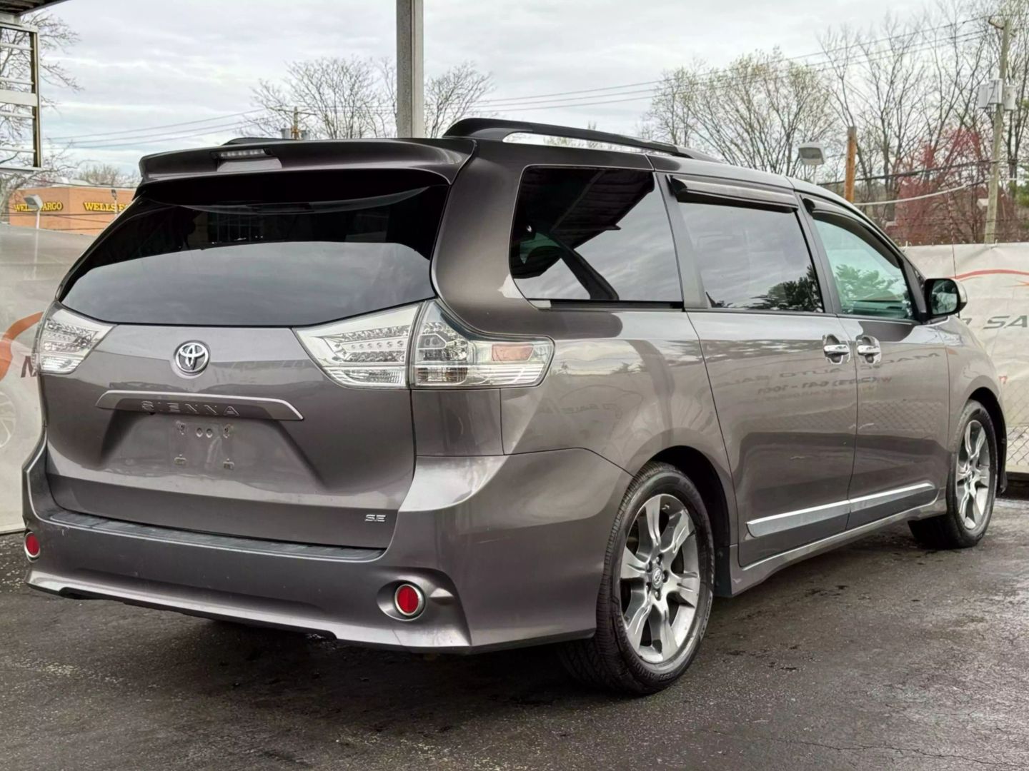 2013 Toyota Sienna - Image 11