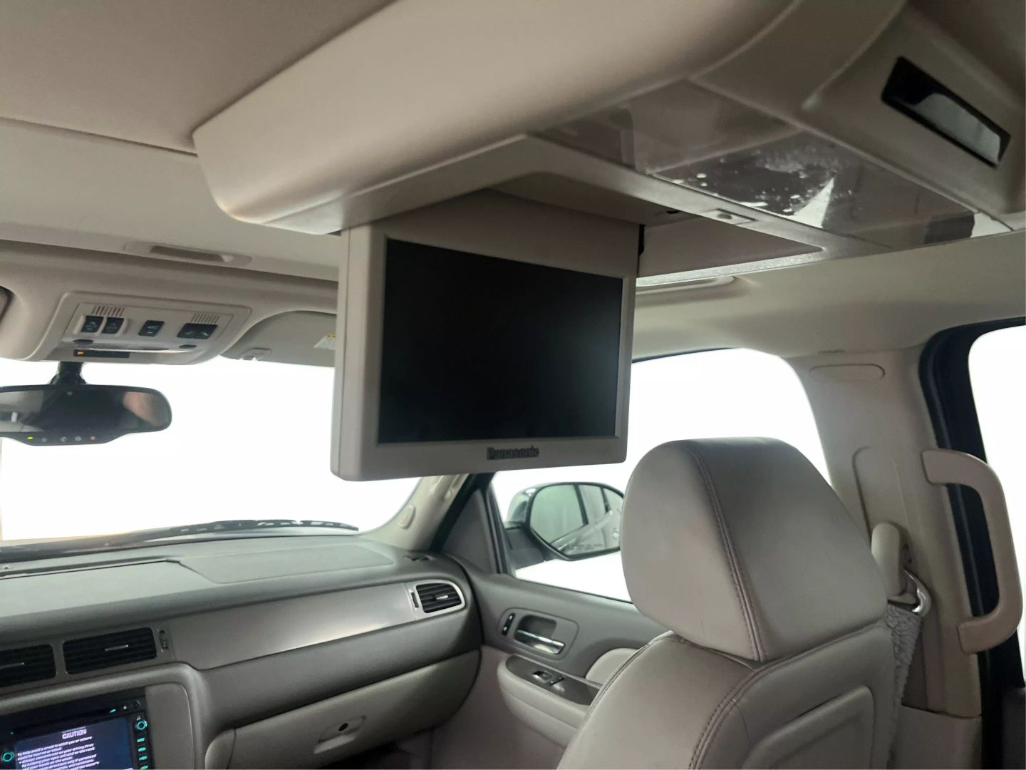 2009 Chevrolet Suburban 1500 - Image 22