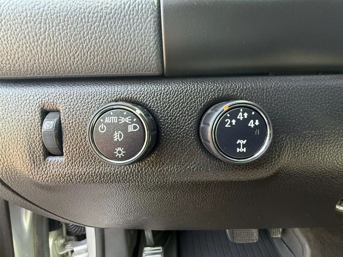 2016 Chevrolet Colorado Crew Cab - Image 13