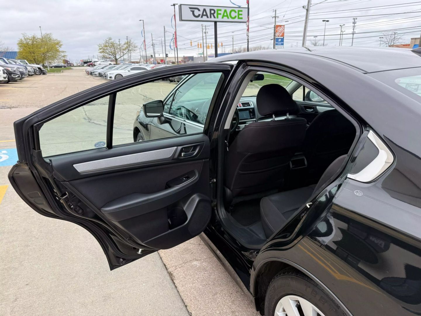 2017 Subaru Legacy - Image 18