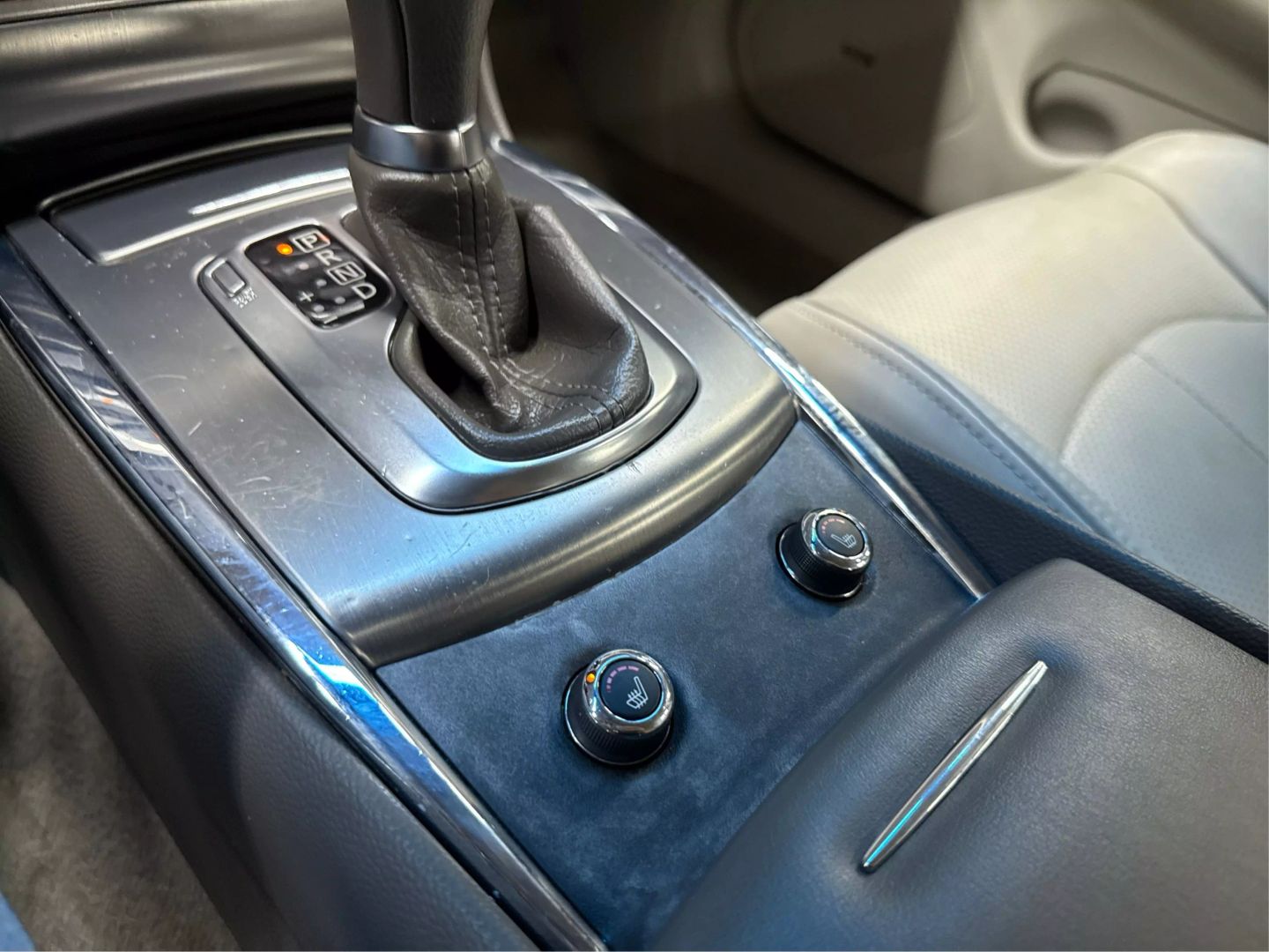 2012 Infiniti G - Image 28
