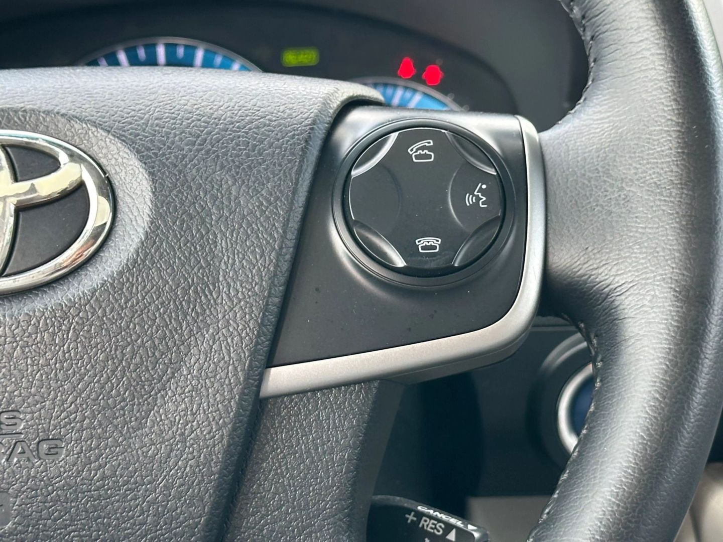 2012 Toyota Camry - Image 29