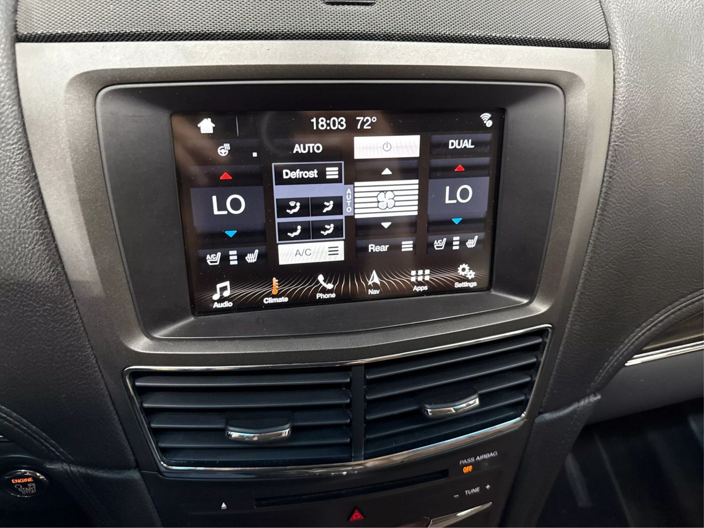 2017 Lincoln Mkt - Image 31