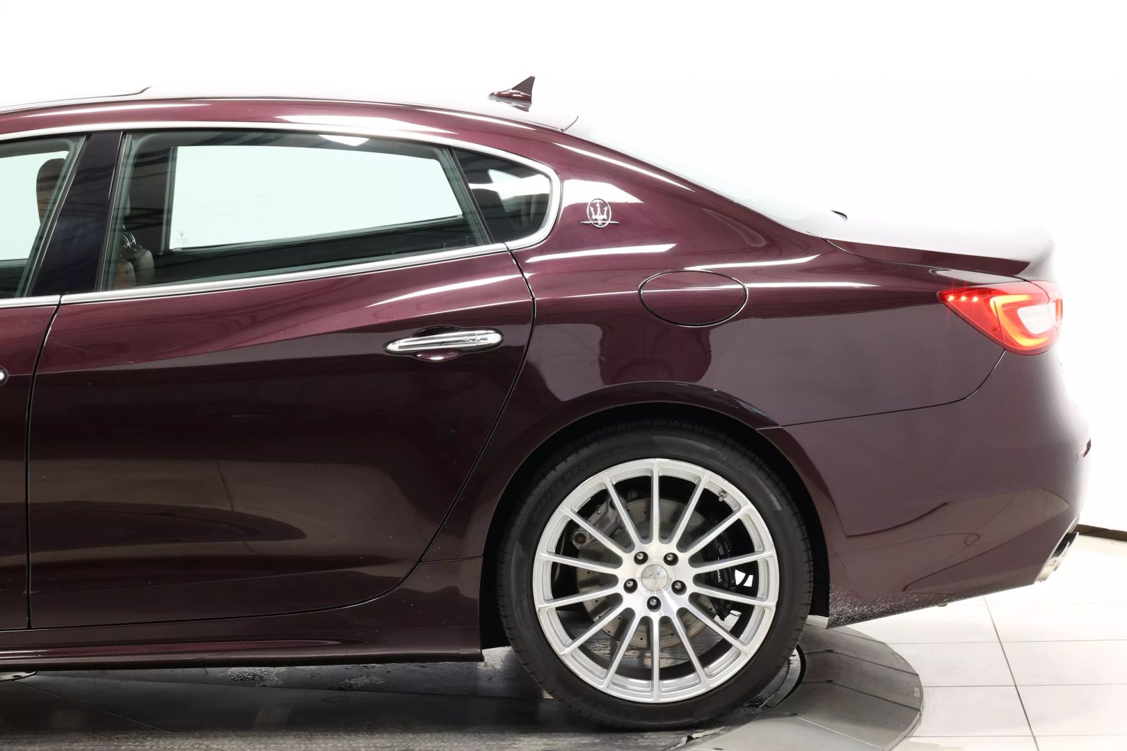 2018 Maserati Quattroporte - Image 8