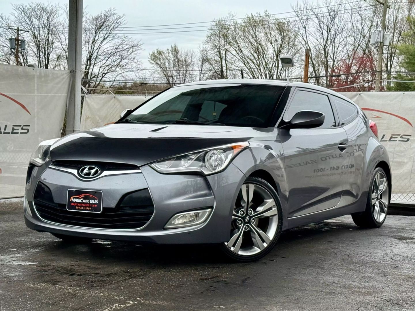 2013 Hyundai Veloster - Image 1