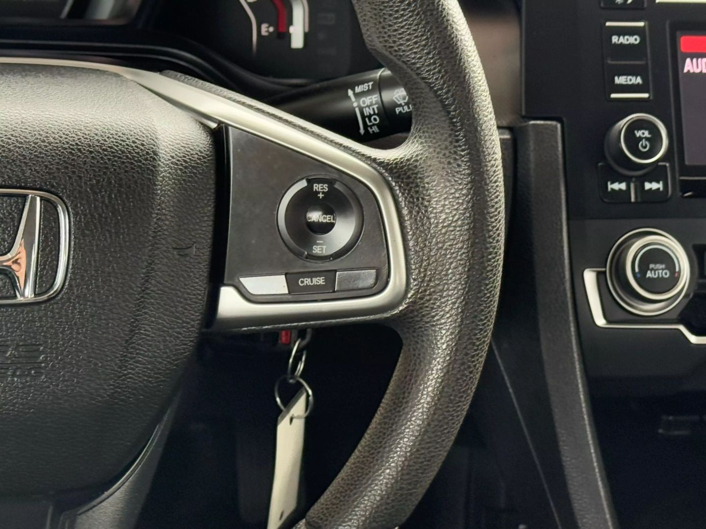 2017 Honda Civic - Image 32