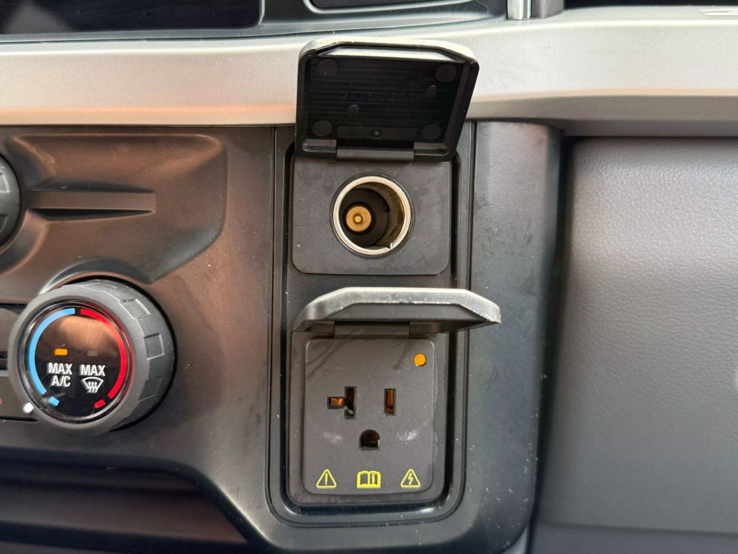 2023 Ford F250 Super Duty Crew Cab - Image 32