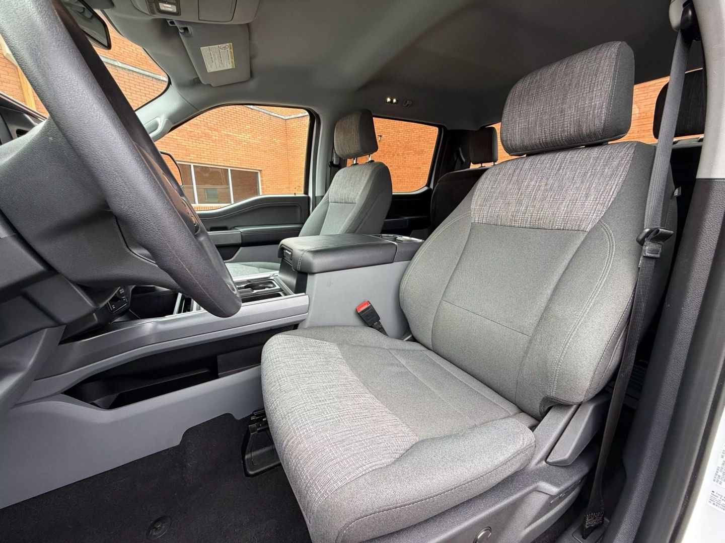 2023 Ford F250 Super Duty Crew Cab - Image 2