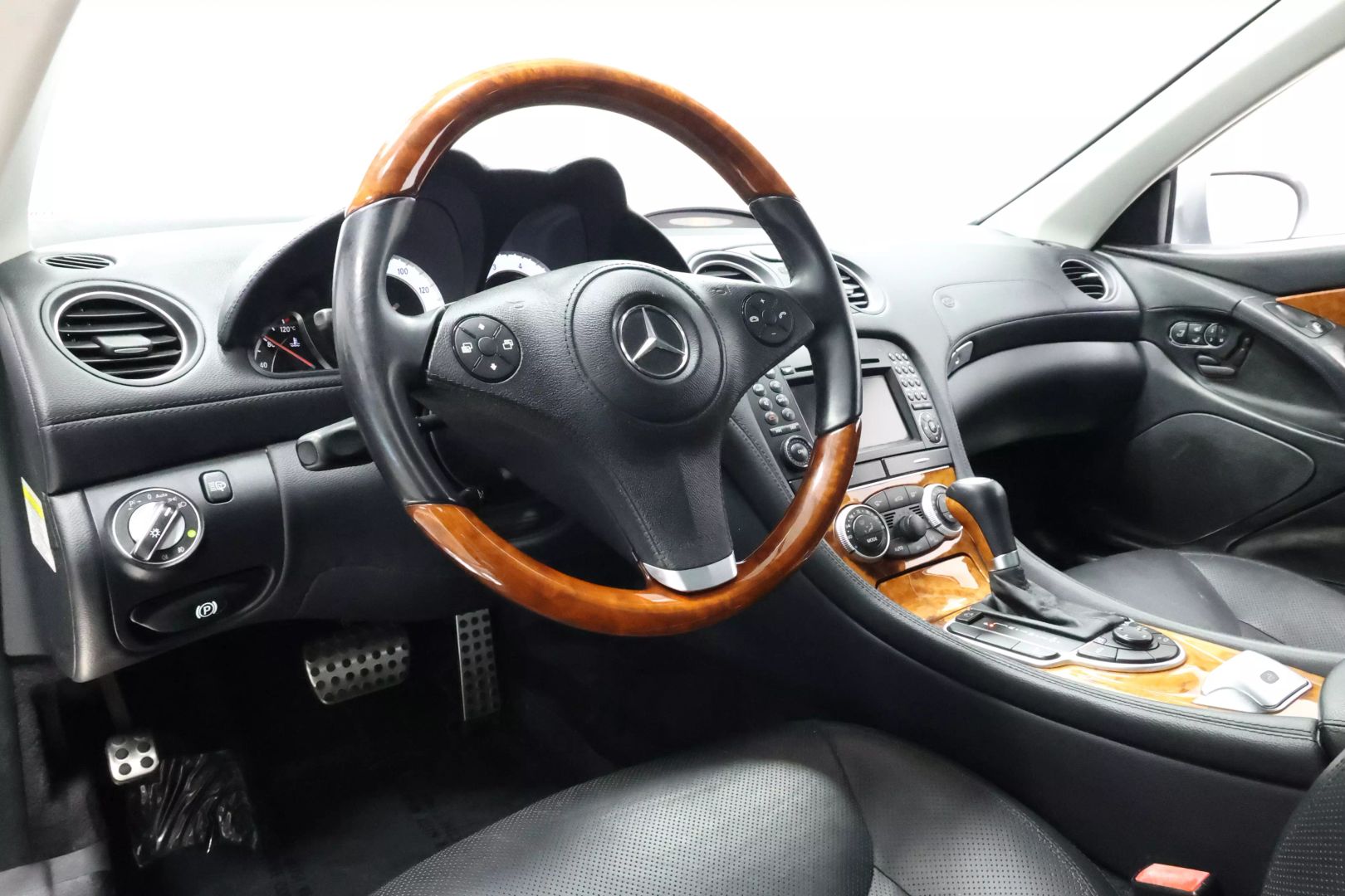 2011 Mercedes-benz Sl-class - Image 2