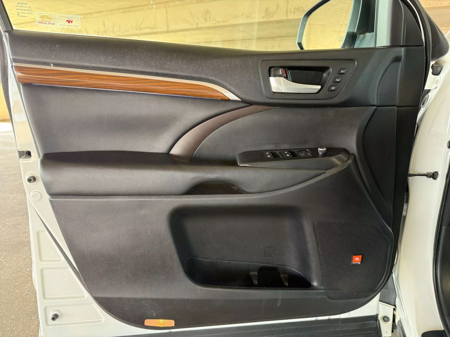 2018 Toyota Highlander - Image 13