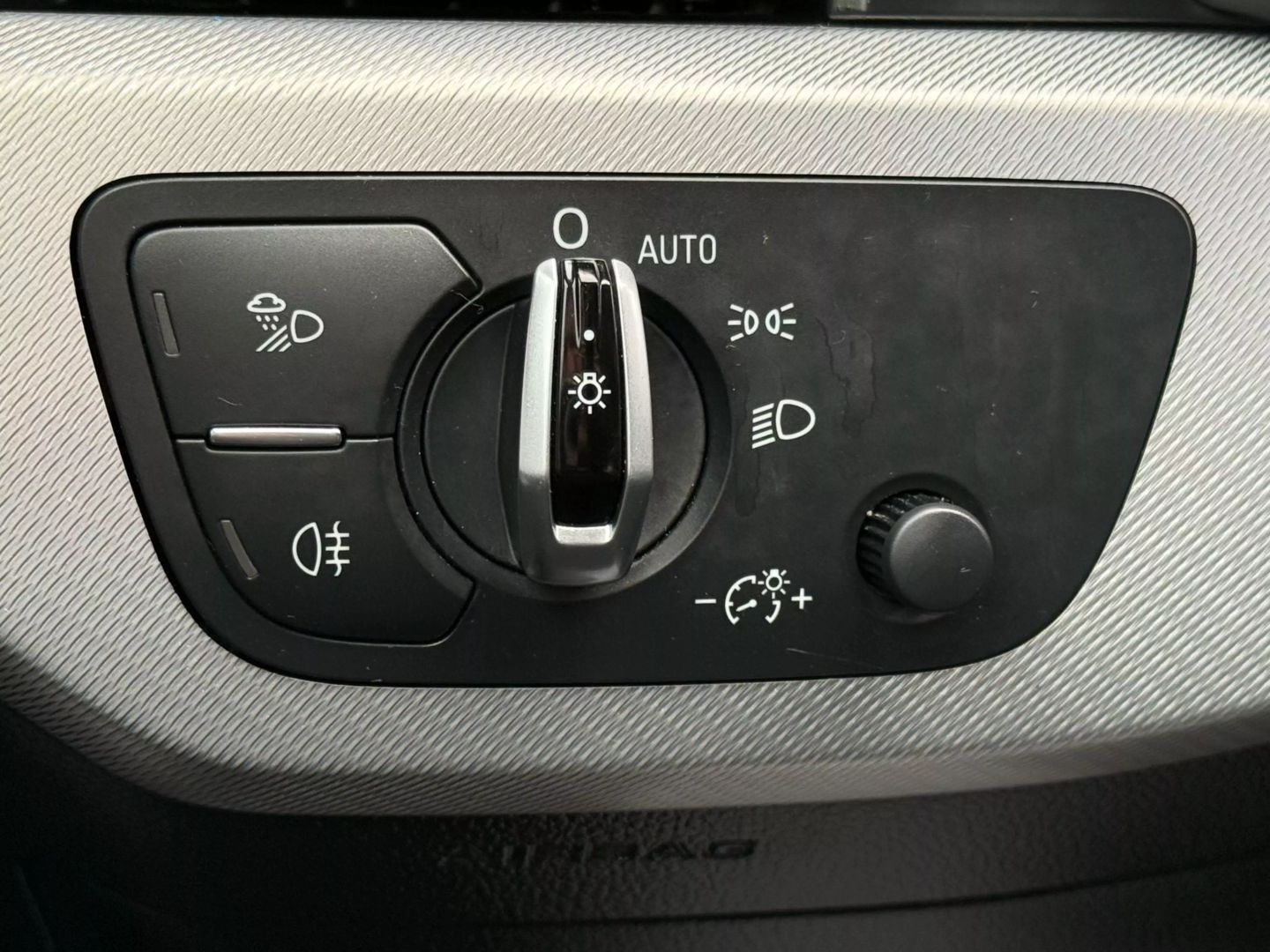 2017 Audi A4 - Image 42