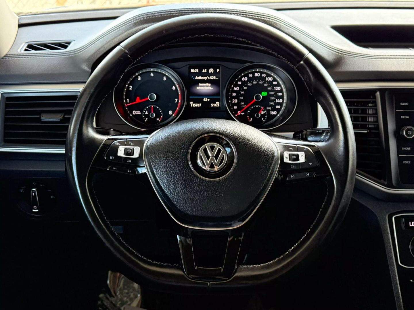 2018 Volkswagen Atlas - Image 35