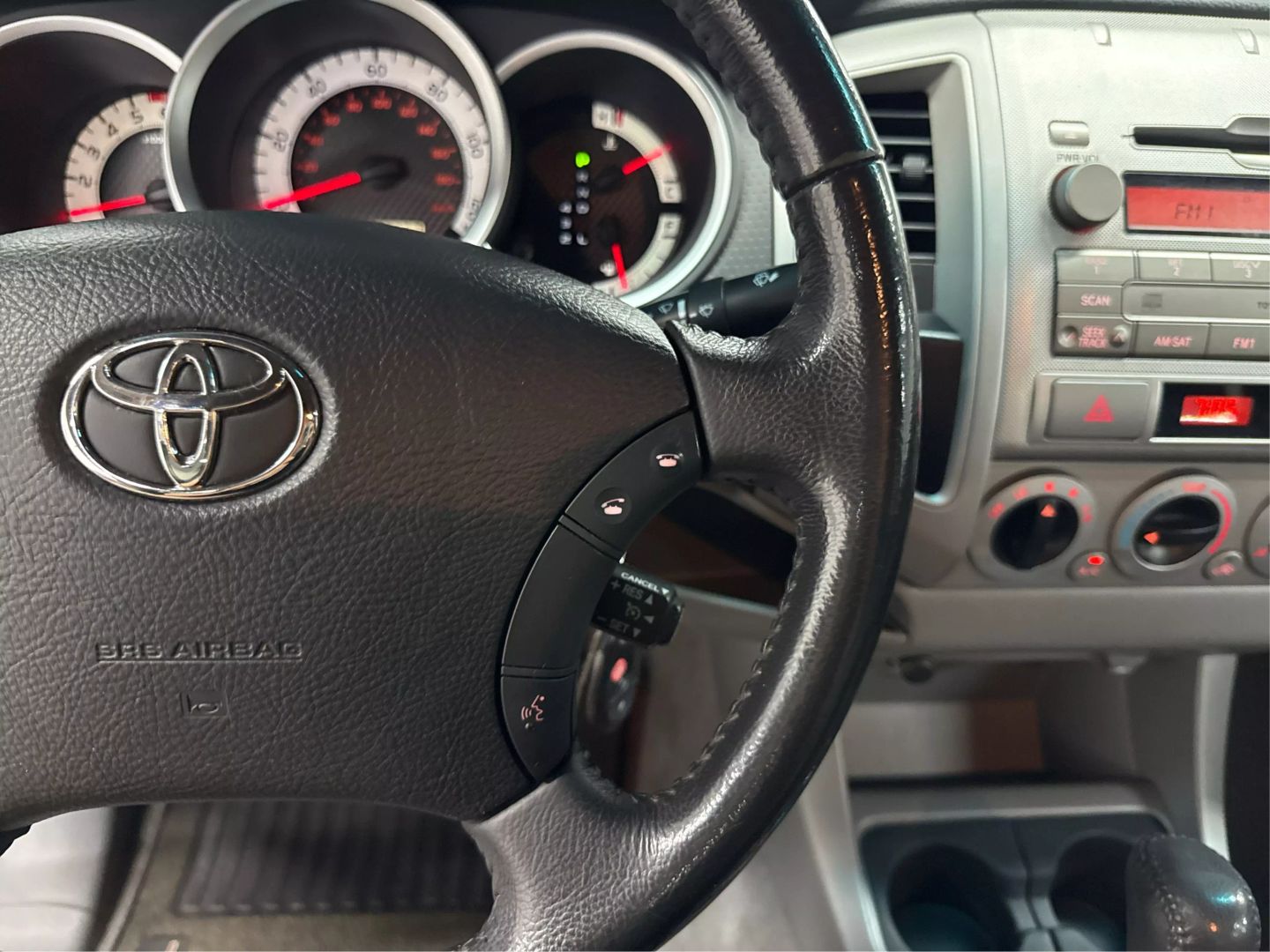 2011 Toyota Tacoma Double Cab - Image 22