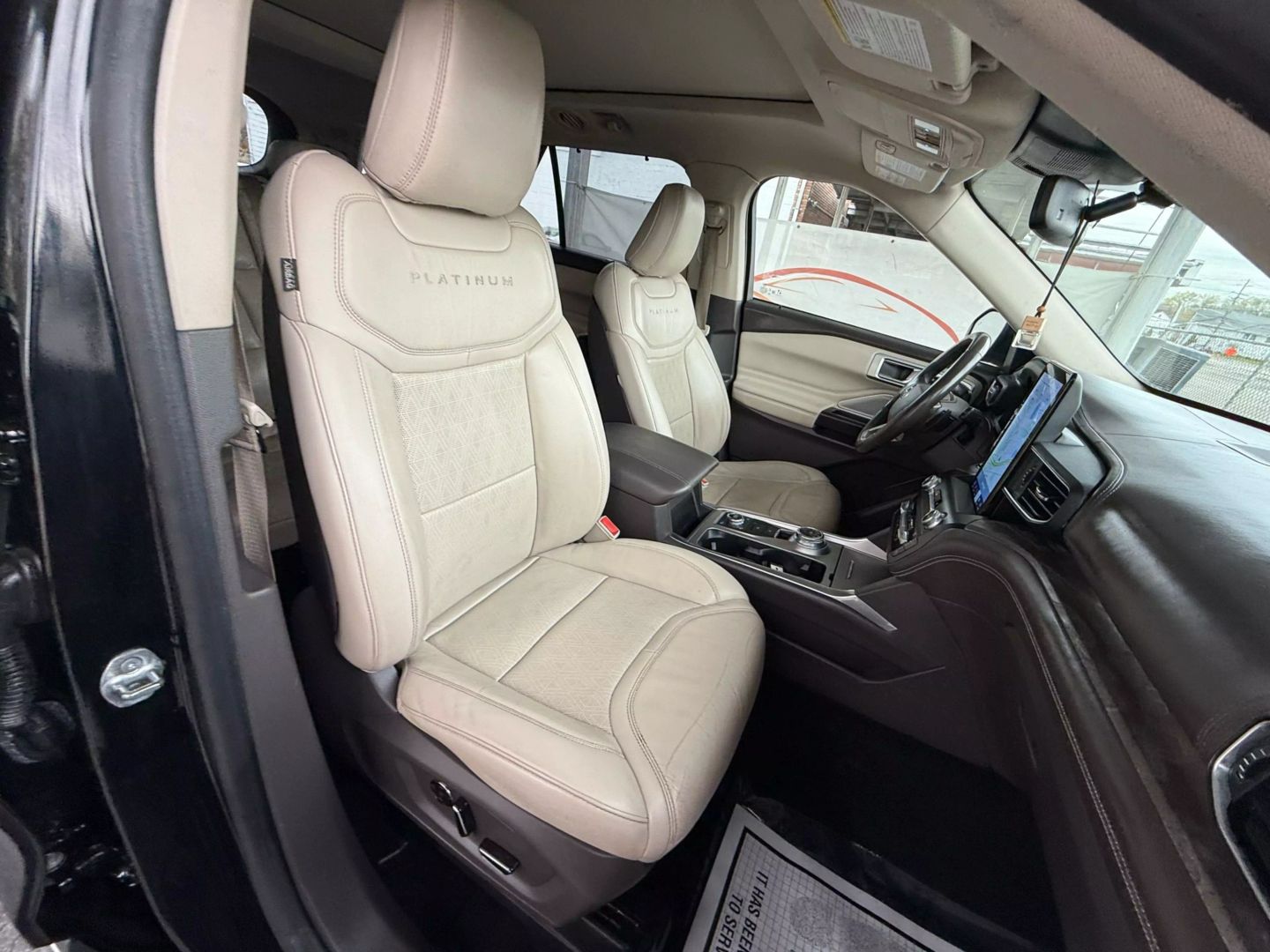 2020 Ford Explorer - Image 27