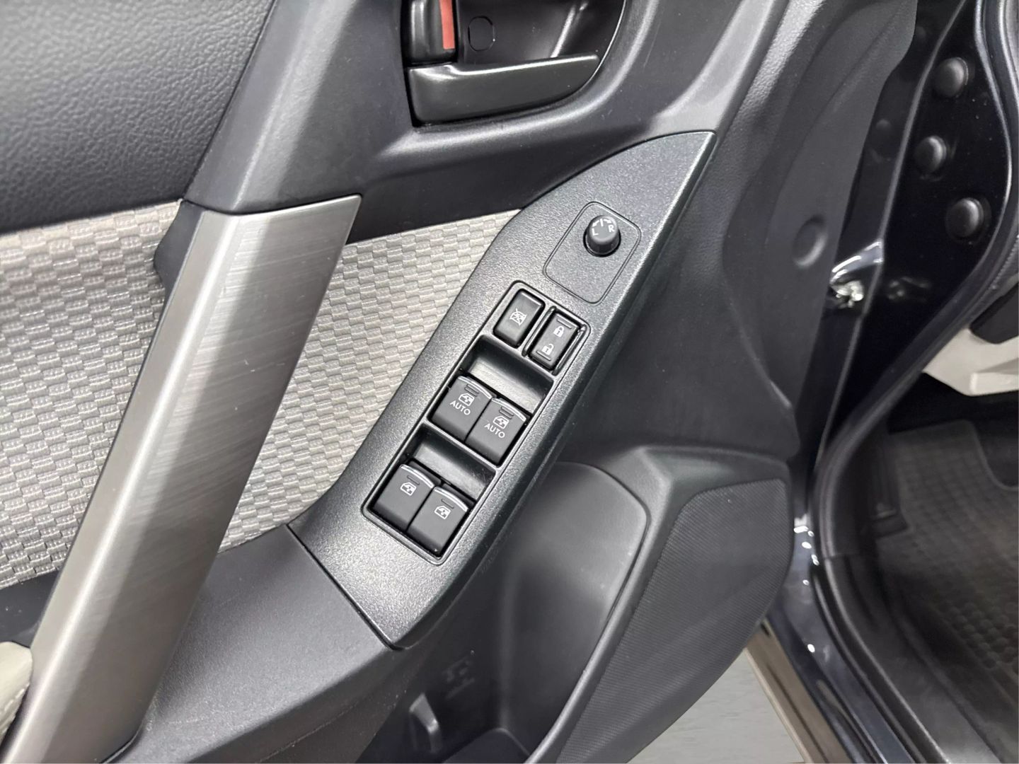 2018 Subaru Forester - Image 25