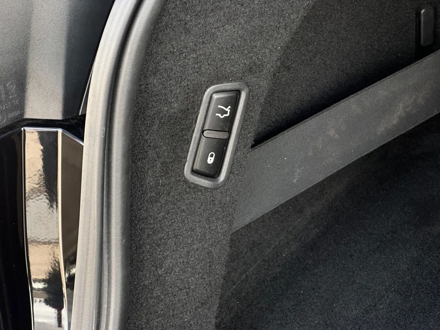 2017 Maserati Levante - Image 18