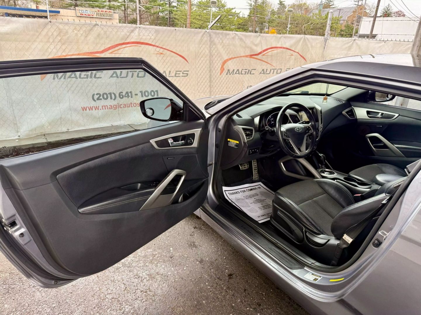 2013 Hyundai Veloster - Image 14