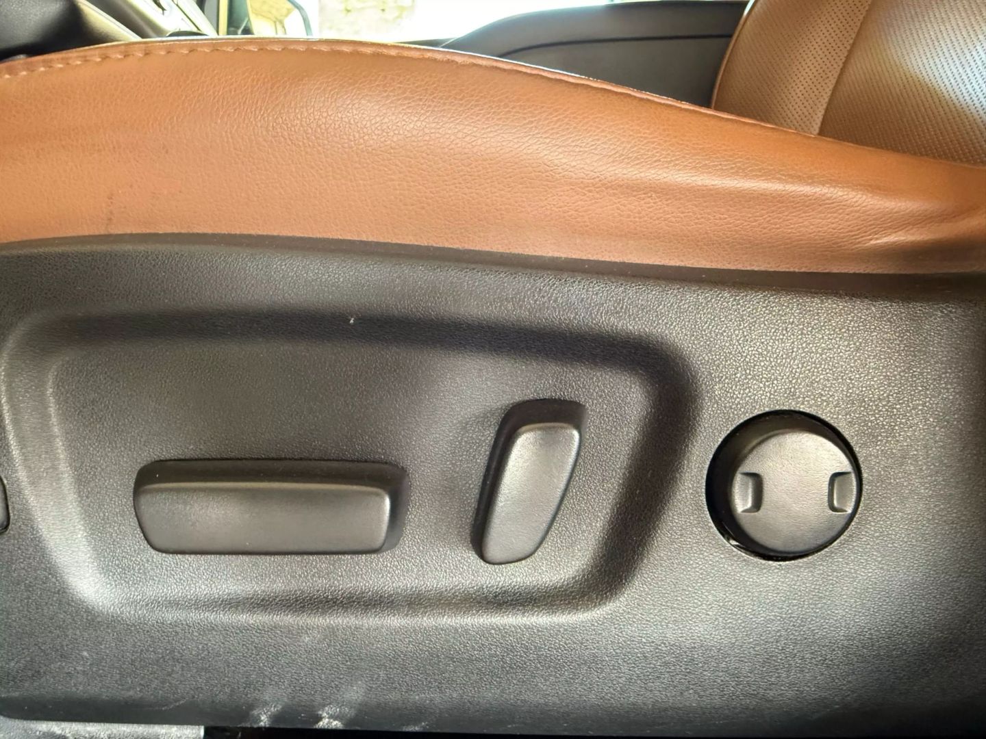 2018 Toyota Highlander - Image 12