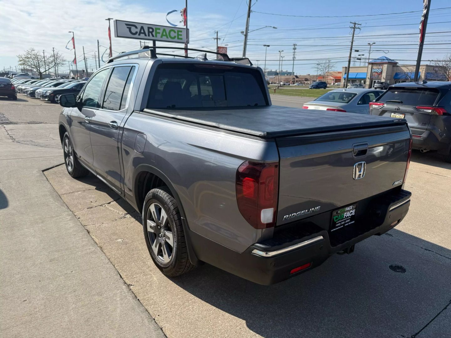 2019 Honda Ridgeline - Image 8