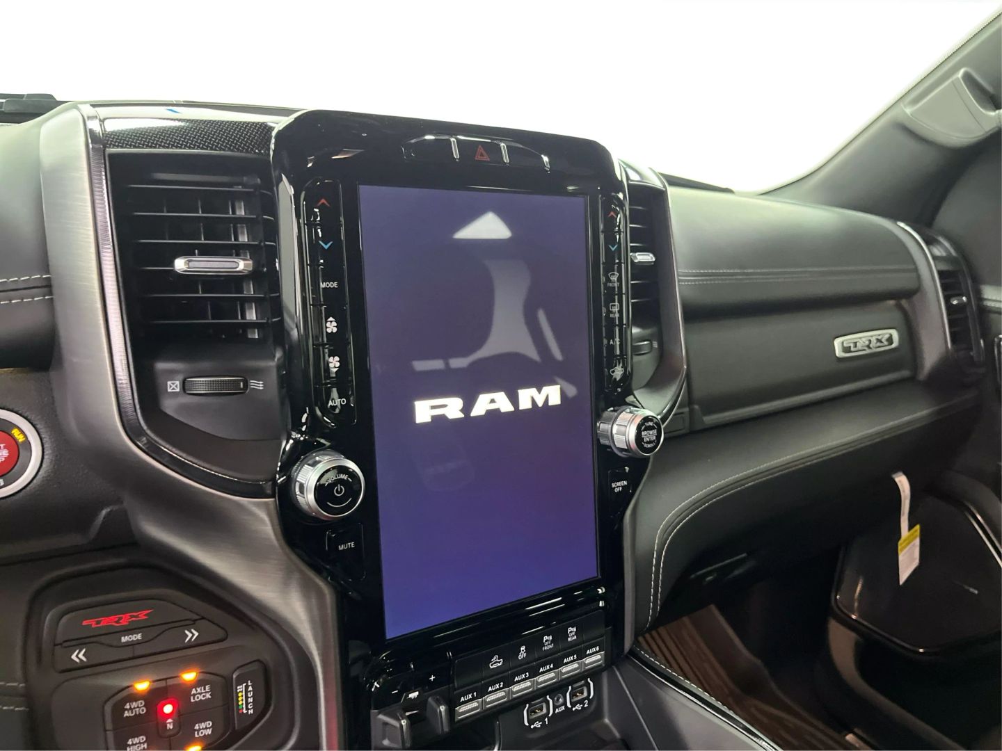 2022 Ram 1500 Crew Cab - Image 14
