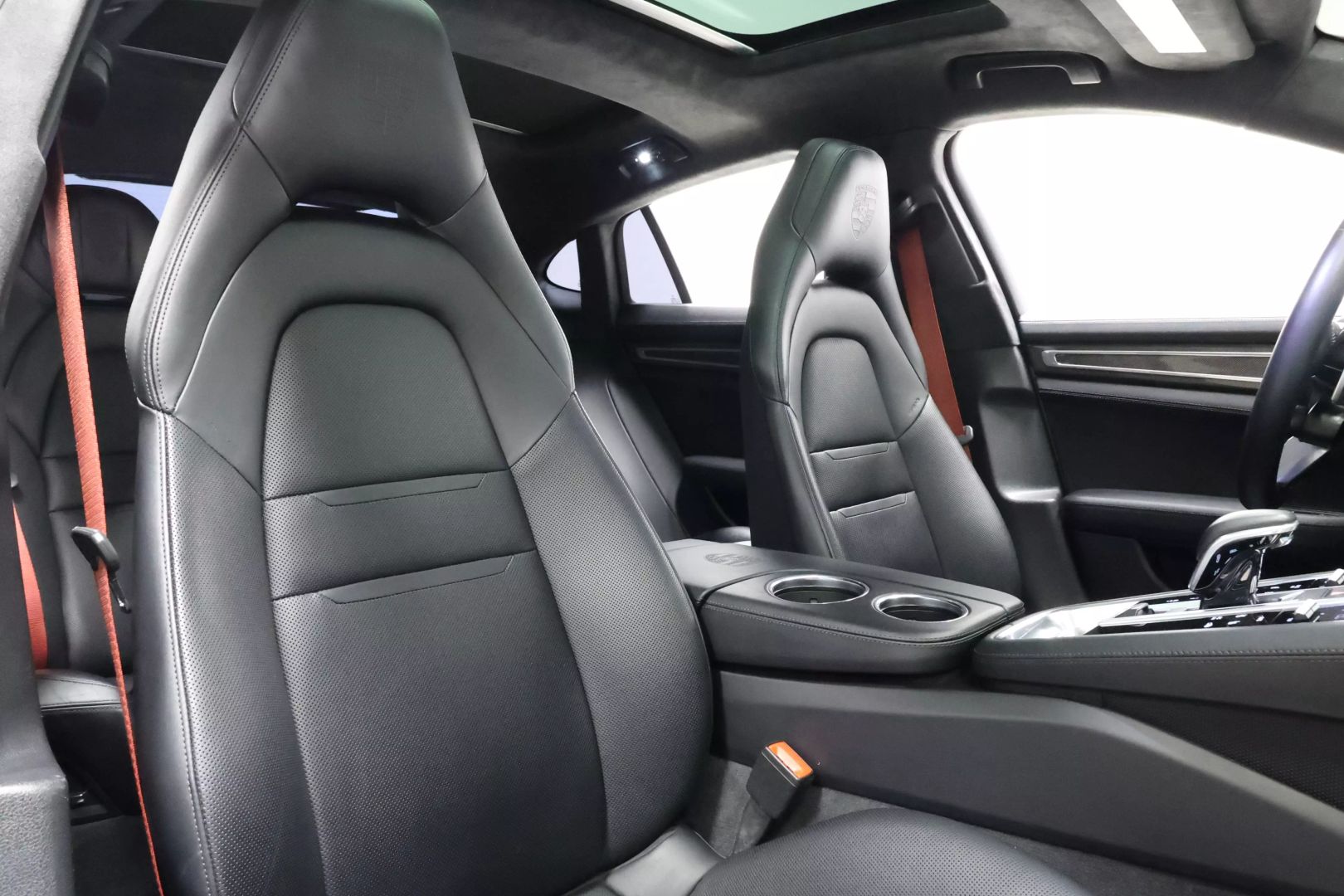 2017 Porsche Panamera - Image 113