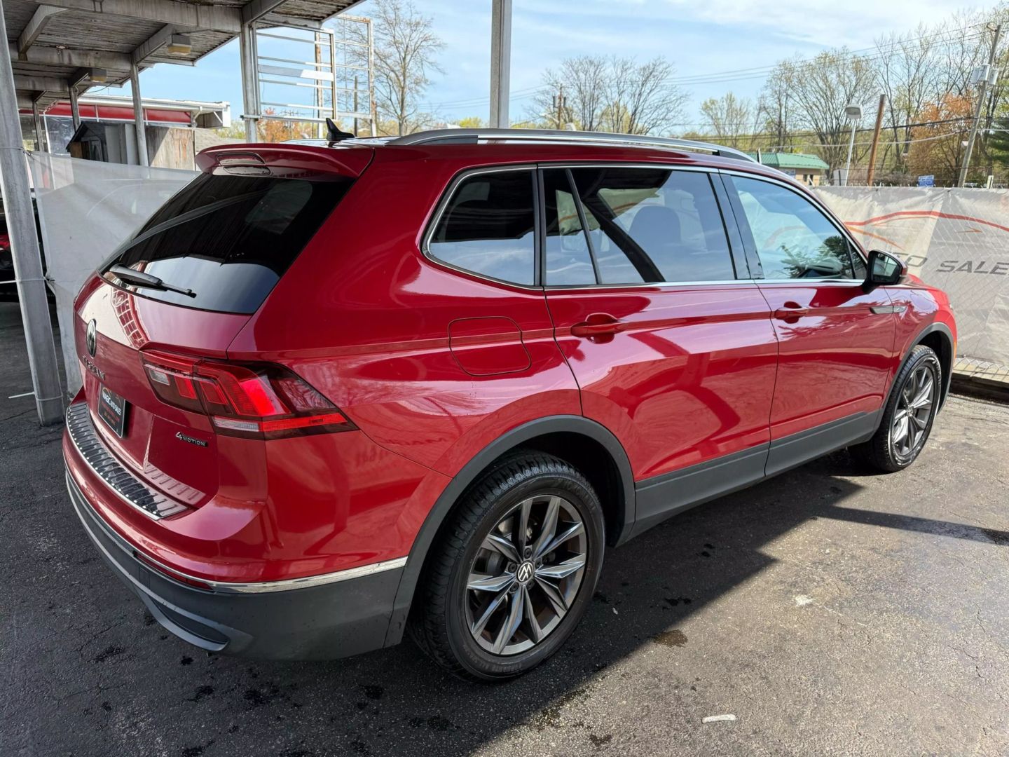 2022 Volkswagen Tiguan - Image 12