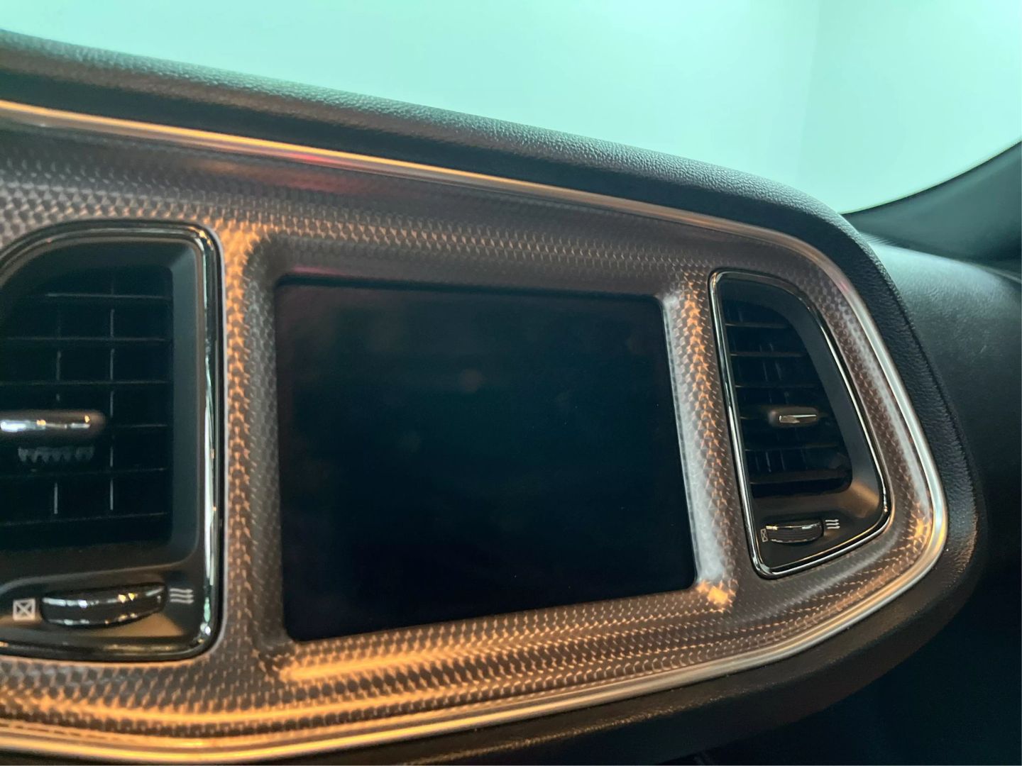 2019 Dodge Challenger - Image 26