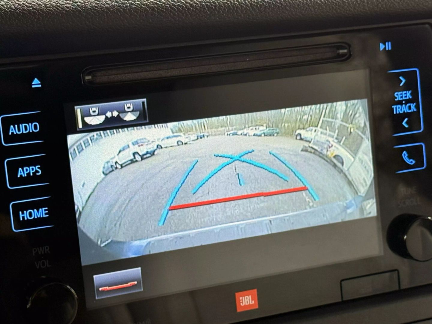 2017 Toyota Sienna - Image 38