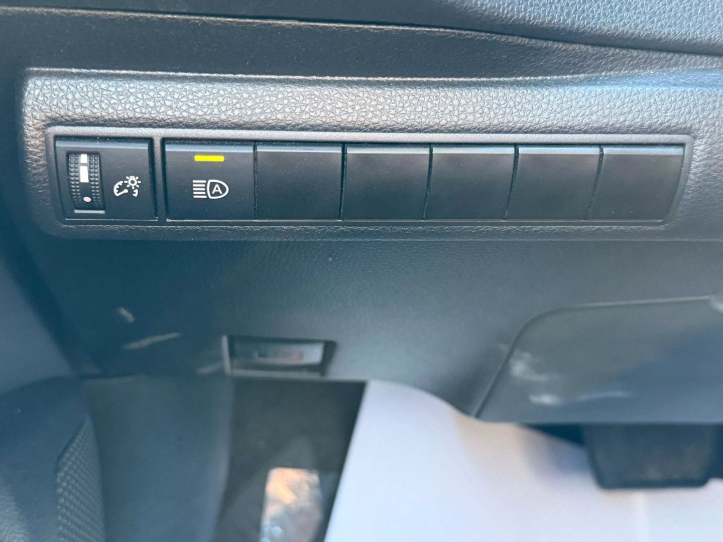 2023 Toyota Corolla - Image 38
