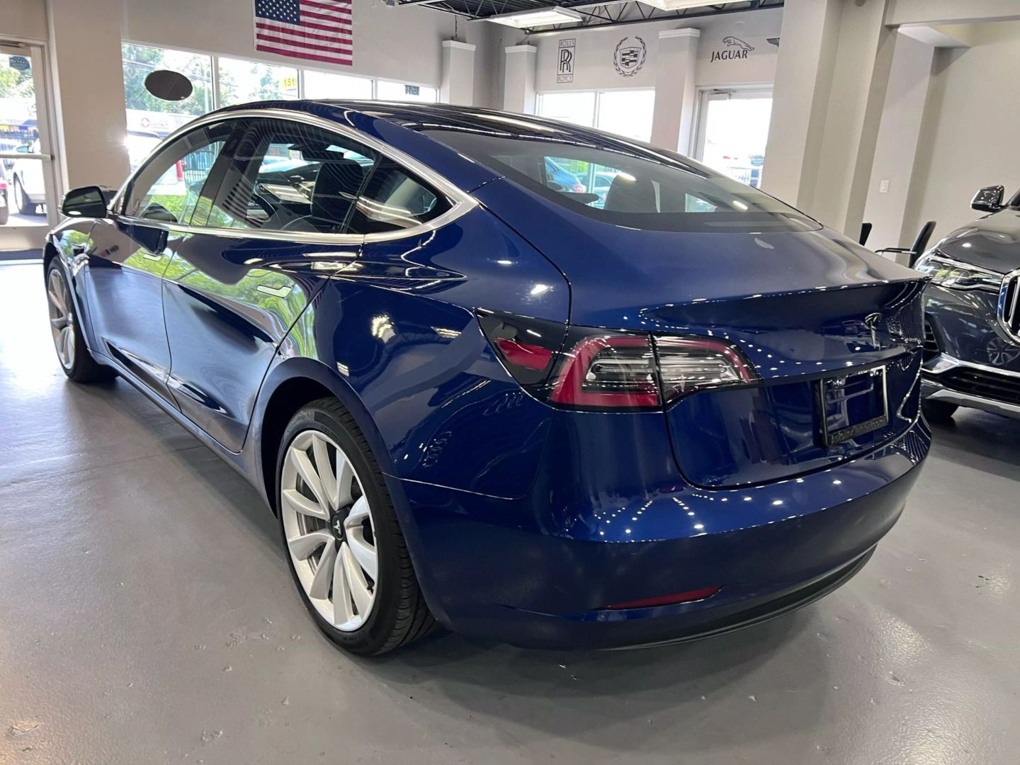 2018 Tesla Model 3 Mid Range Sedan 4d - Image 5
