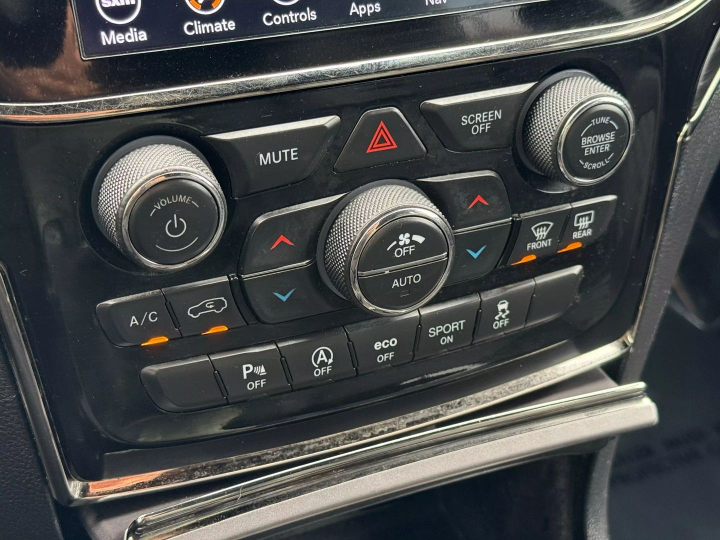 2020 Jeep Grand Cherokee - Image 45